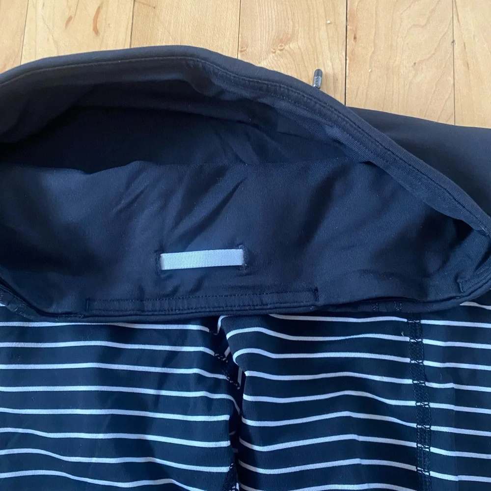 Lululemon Runday Parallel Black and White Crop Leggings - Picture 5 of 8